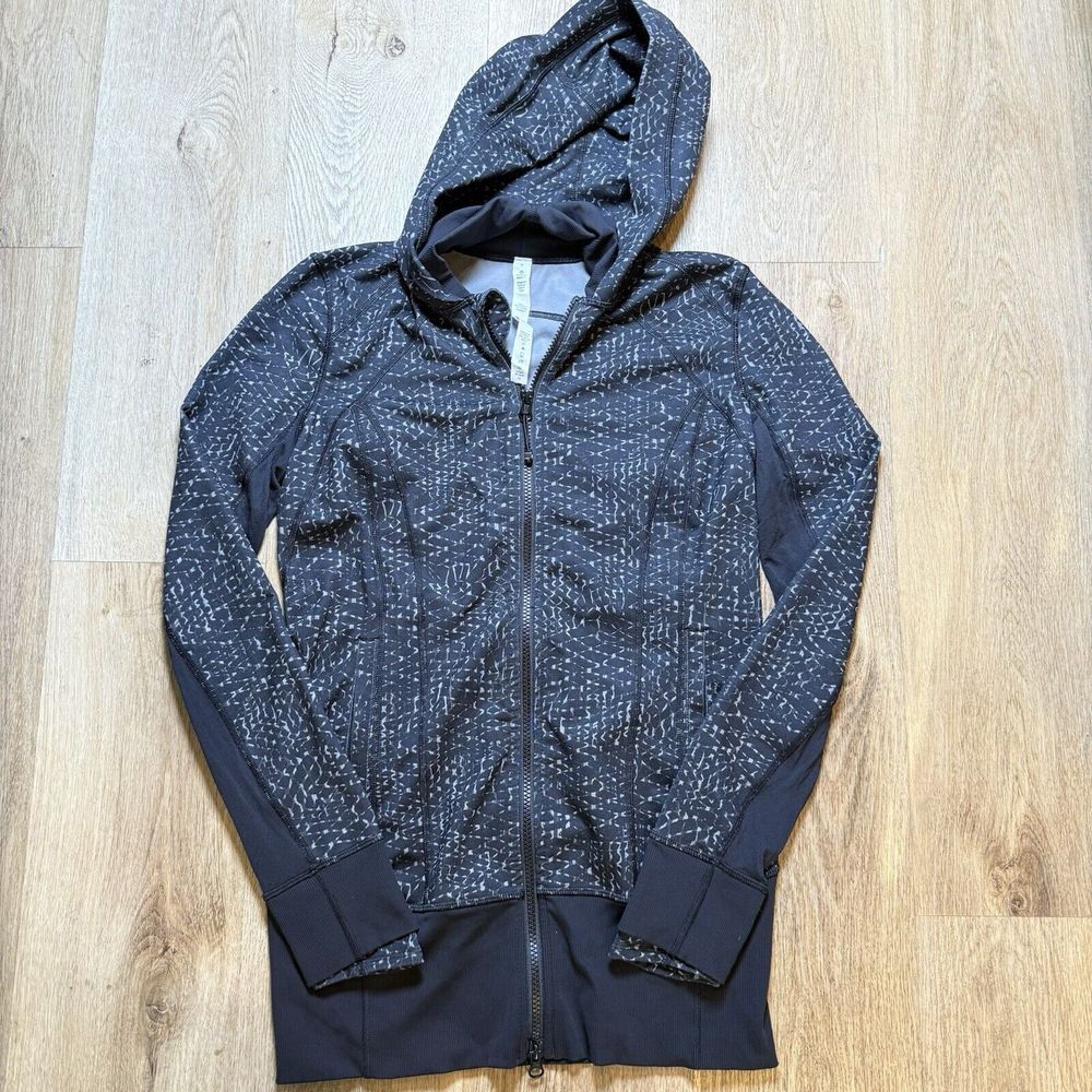 Lululemon Daily Practice Jacket Women's Size 8 Gray Athletic Sportswear Zip Up